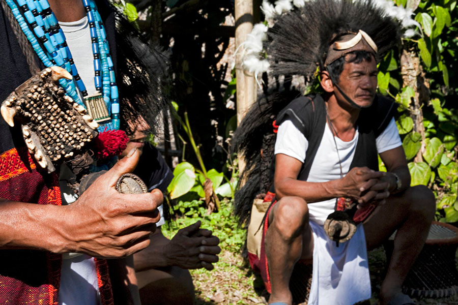 2   Men from the Adi Minyong tribe near Along